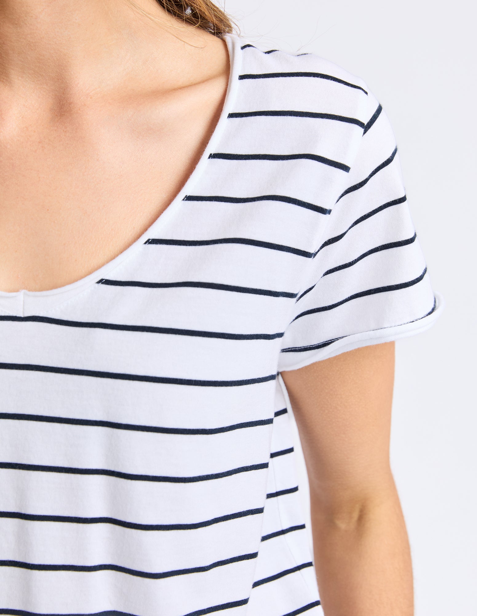 Elm Pima Vee Tee - White/Navy Stripe