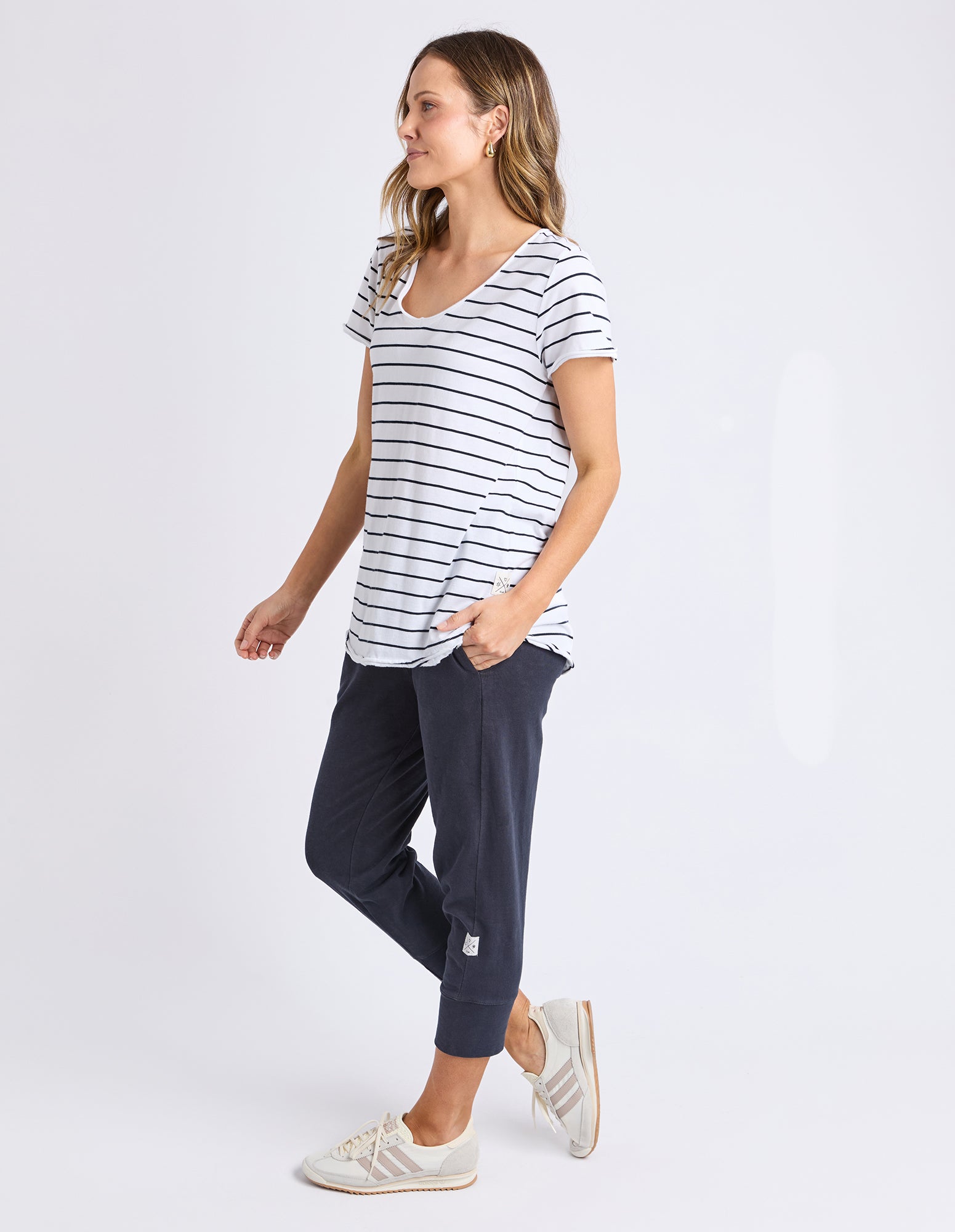 Elm Pima Vee Tee - White/Navy Stripe
